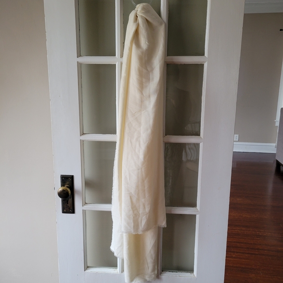 Nine West Accessories - Nine West White Polyester/Rayon Scarf with Fringe Lightweight One Size NWT